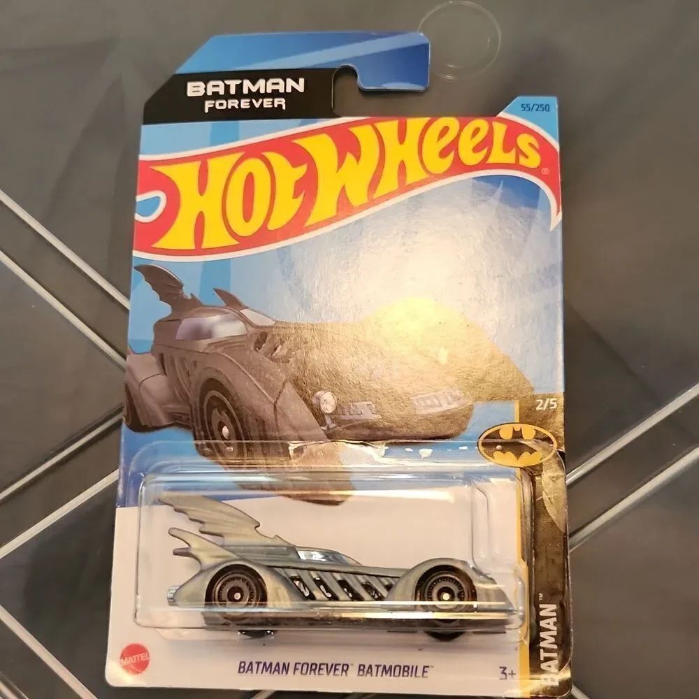 Hot Wheels Batman Forever Batmobile NIP